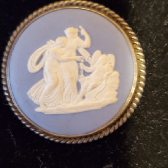 Wedgewood Vintage cameo in sterling brooch - Picture 2 of 6